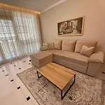 Center Oasis Apartment